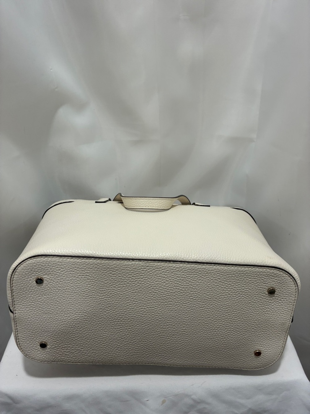 Kate Spade Cream Pebbled Leather Tote with Tassel Bow NWOT 12x13 size - Picture 6 of 9